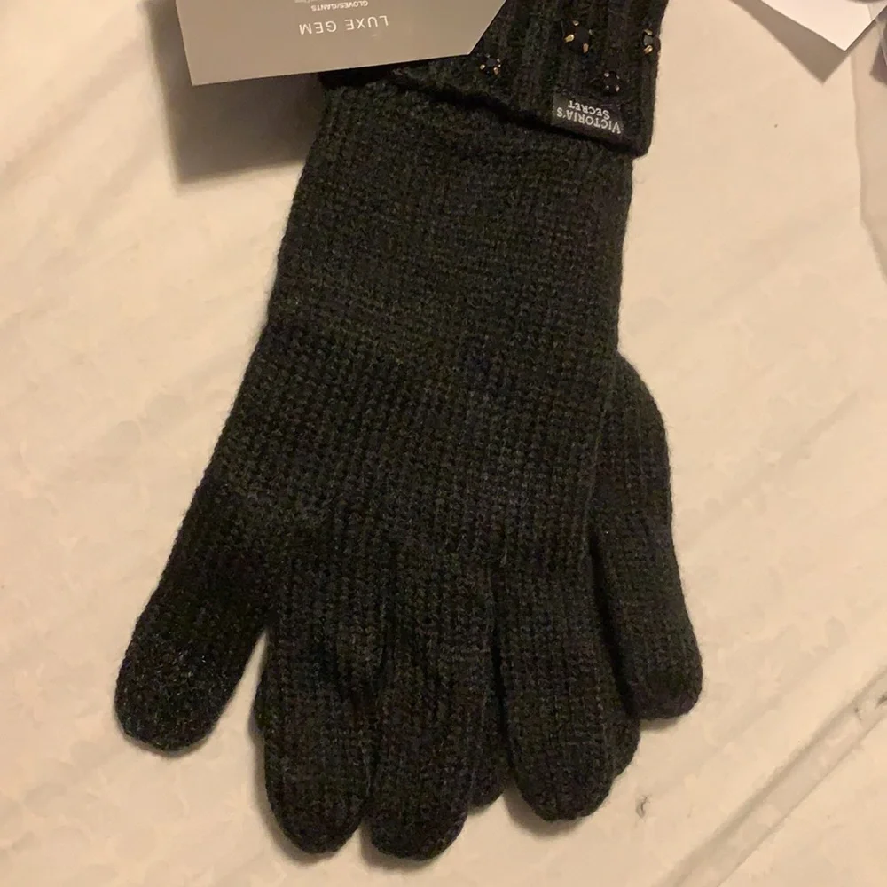 Victoria’s Secret Accessories Luxe Gem Gloves